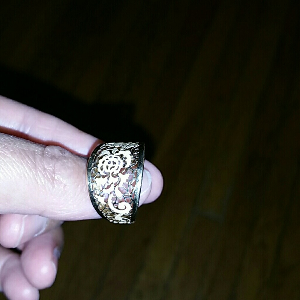 Rosa Ricami laser cut ring